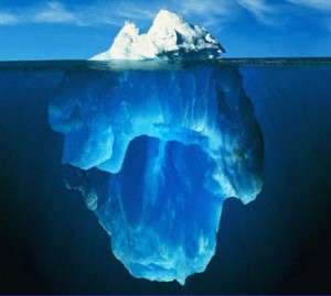 ijsberg, boven en onder water