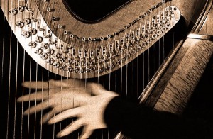 harp-&-hands-toned