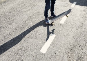 2015-03-Life-of-Pix-free-stock-photos-feet-road-skateboard-julien-sister